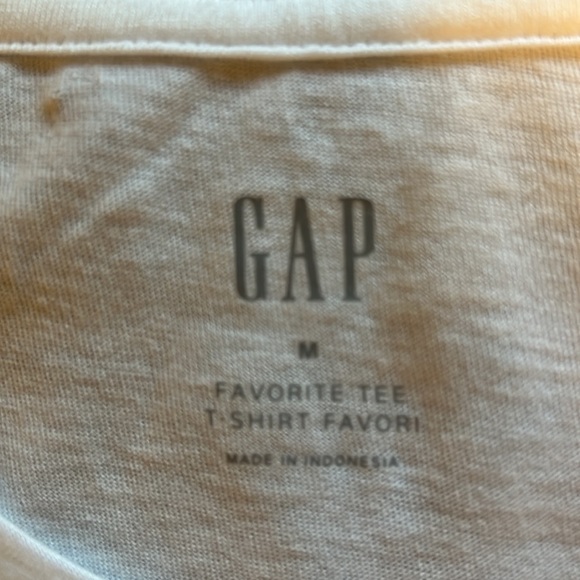 Gap medium basic white tee - Picture 2 of 3